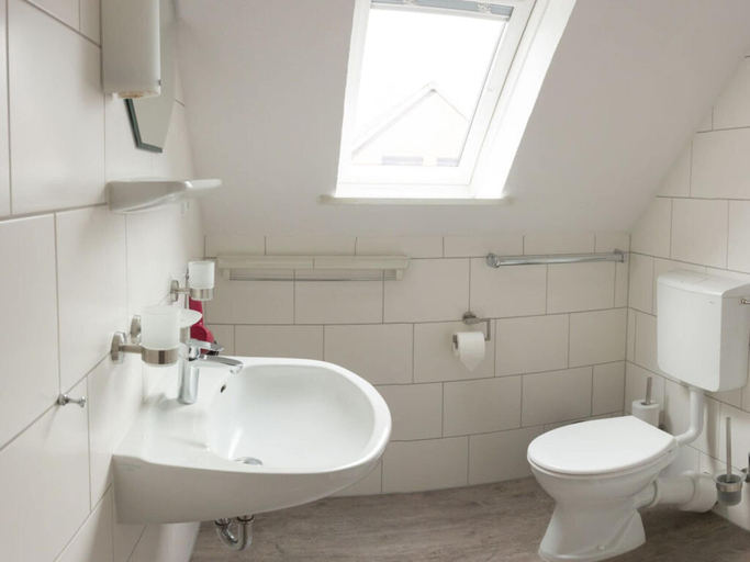 Bathroom 4, Red Sand Modern Retreat, Friesland