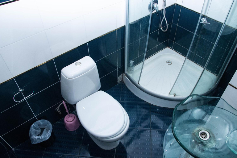 Bathroom, Hotel EZIO, Chisinau