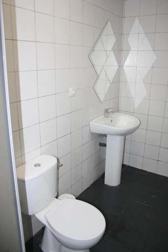 Bathroom 3, ALBERGUE CASA DE BROTO, Huesca