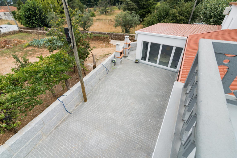 Others 4, Casas Madalena, Seia