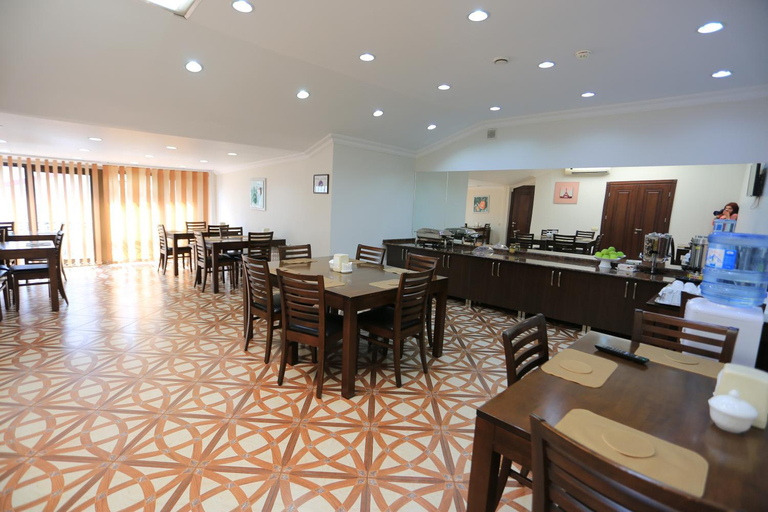Food & Drinks 4, Eiffel Hotel, Batumi