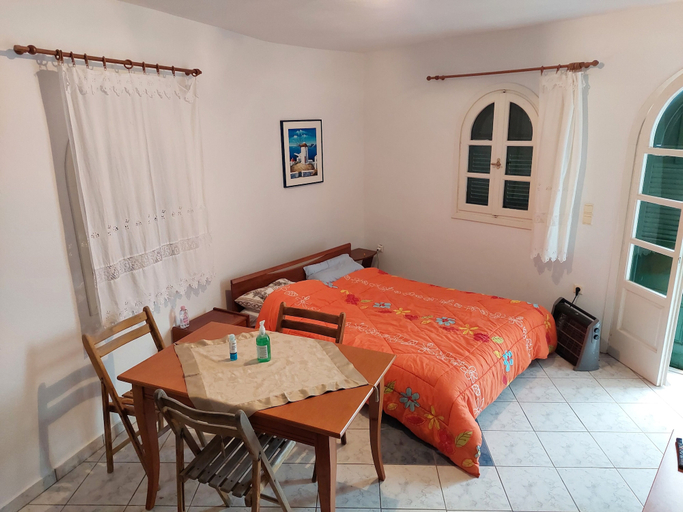 Others 4, Akrotiri Cosy Studio with Patio and View, South Aegean