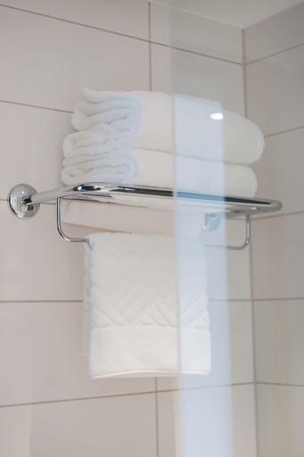 Bathroom 10