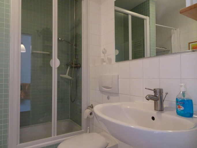 Bathroom, Charming Apartment in Ostseebad Rerik, Rostock