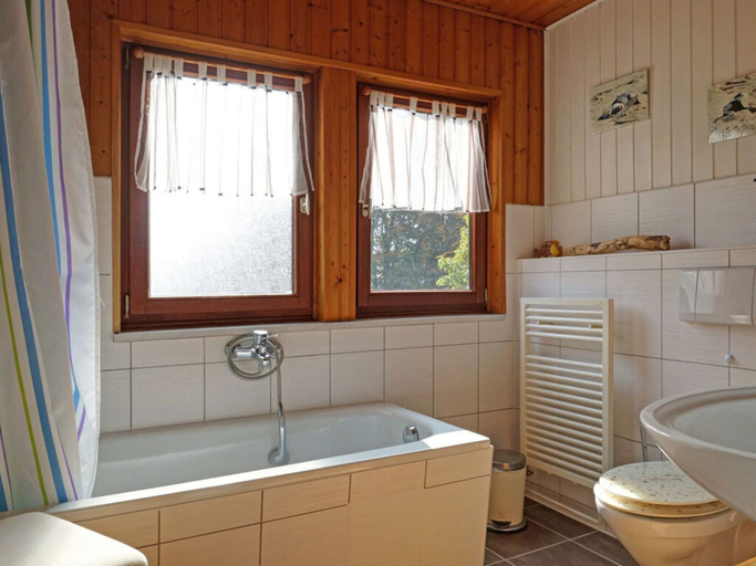 Bathroom 3, Apartment in Lancken-granitz, Vorpommern-Rügen