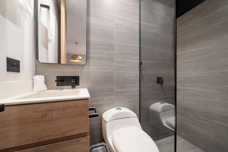 Bathroom 3, Apartamento W by HOUSY., Medellín