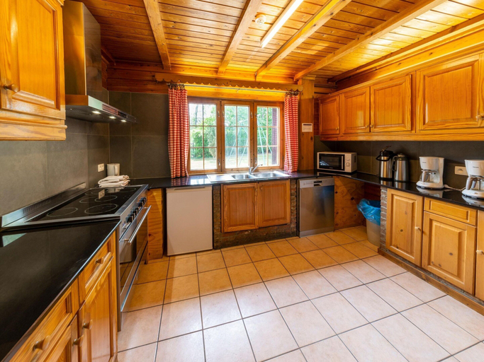 Private kitchen 3, Chalet Comfort Near Durbuy, Luxembourg