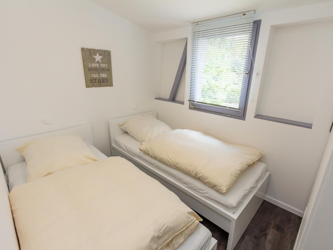 Room 2, Bungalow in Waxweiler Near Nature Trails, Eifelkreis Bitburg-Prüm