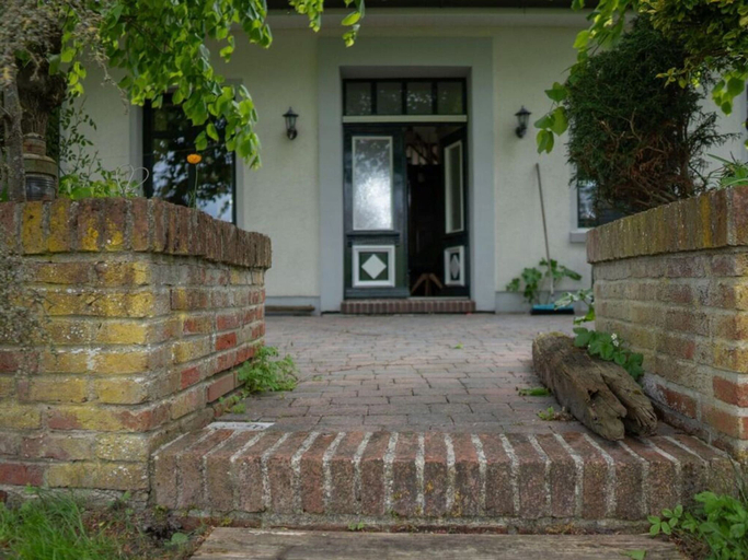 Exterior 5, Veerman's Huis Ditzum, Leer