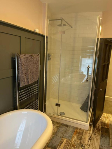 Bathroom 4, The Crown Inn, Cambridgeshire