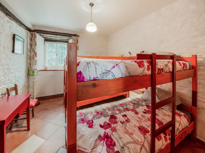 Room 5, Heritage Holiday Home in Gouvy With Fenced Garden, Luxembourg