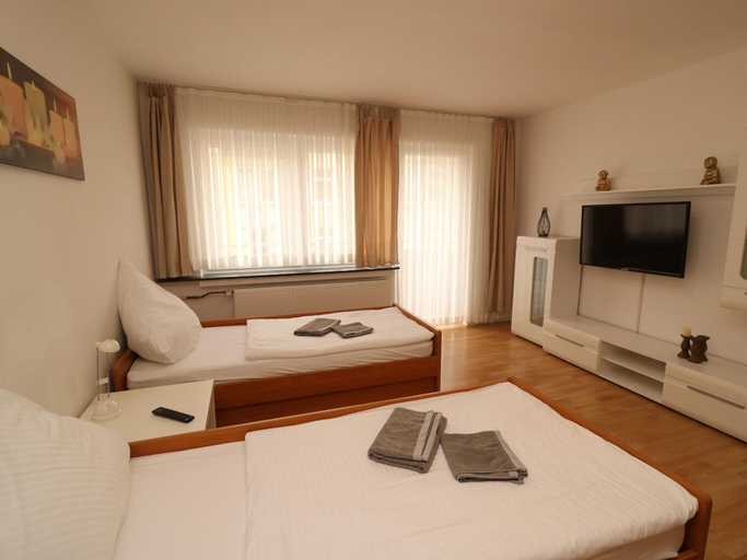 Bedroom 2, Stylish Holiday Apartment, Essen