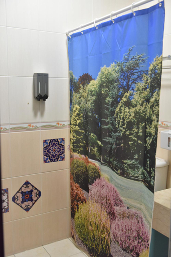 Bathroom 3, 123 Cheers Hostel, Hualien