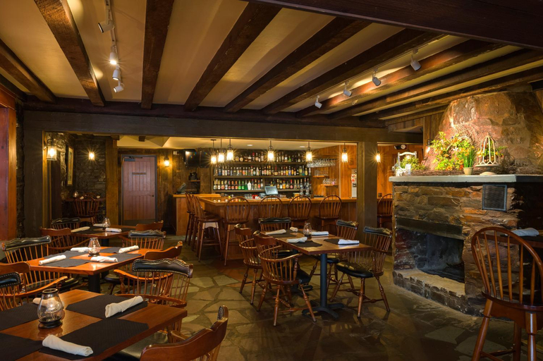 Food & Drinks 4, Pine Barn Inn, Montour