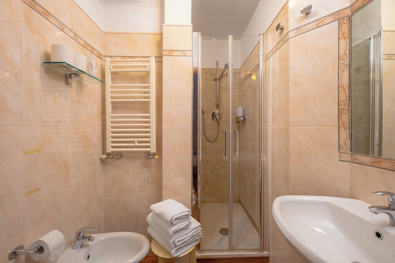 Bathroom 5, Hotel Annabella Roof Terrace, Florence