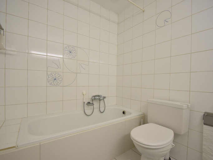 Bathroom, Antique Seaside Getaway, West-Vlaanderen