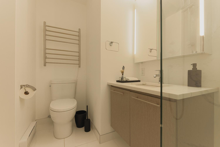 Bathroom 2, Rozenhaus Hotel - Downtown Montreal, Montréal
