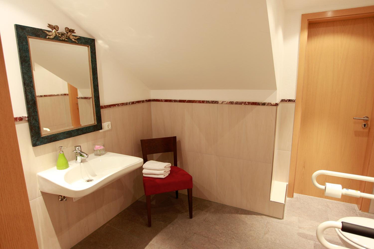 Bathroom 5, Gasthof-Hotel Hohensteiger, Rosenheim