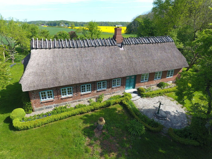 Exterior 5, Reading Roof Cate Fuchsgraben, Schleswig-Flensburg