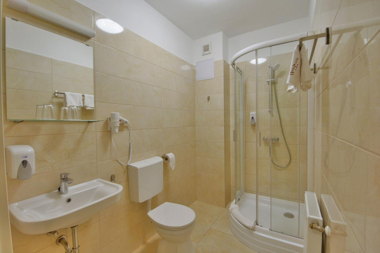 Bathroom 3, Hotel Platan, Székesfehérvár