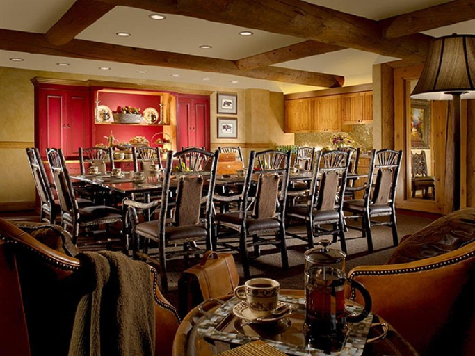 Food & Drinks, Elkhorn Lodge, A Vail Resorts Property, Eagle