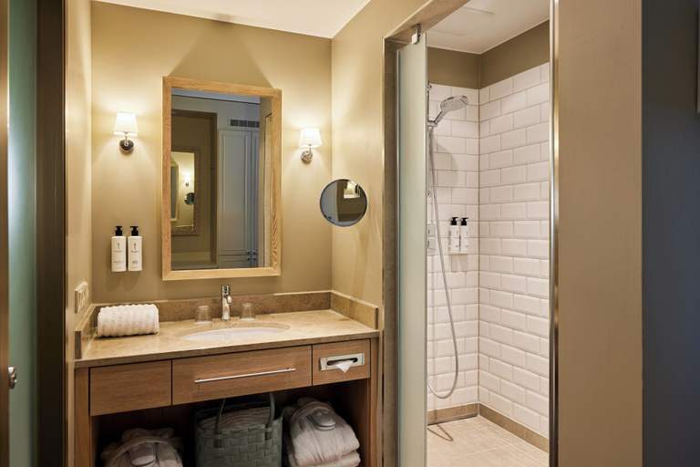 Bathroom 5, Strandhotel Zingst, Vorpommern-Rügen