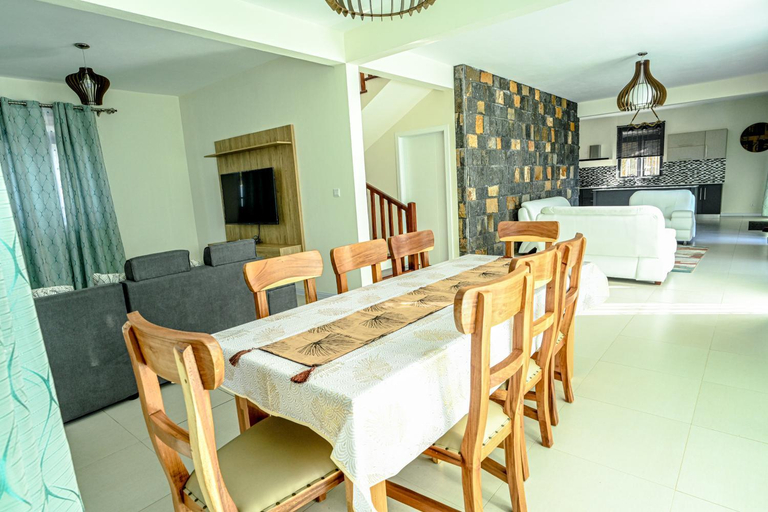 Others 3, New Villa Geranium