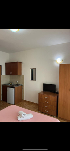 Others 3, Apartaments DIN