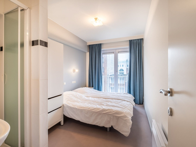 Others 5, Apartment in Koksijde With Sea View, West-Vlaanderen