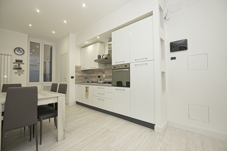 Private kitchen 4, JOIVY Stylish 3-bed flat near the Genoa Aquarium, Genova