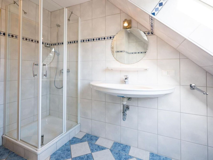 Bathroom, Holiday Apartment Baltic Sea Breeze, Ostholstein