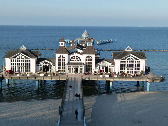 Exterior & Views 2, Apartment 1 in the Beach Happiness House, Vorpommern-Rügen