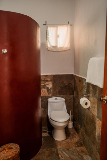 Bathroom 2, Hotel Jardin Garden de Granada Nicaragua, Granada