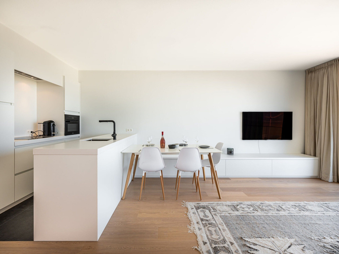 Dining 3, Apartment in Koksijde With Stunning Sea View, West-Vlaanderen