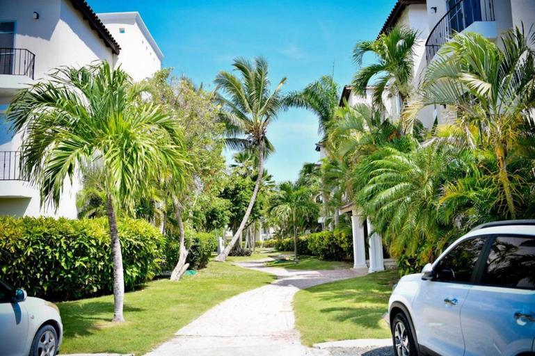 Exterior & Views 2, Punta Cana 1-bed Apt, Sleeps 4 With Pool & Hot Tub, Salvaleon de Higuey