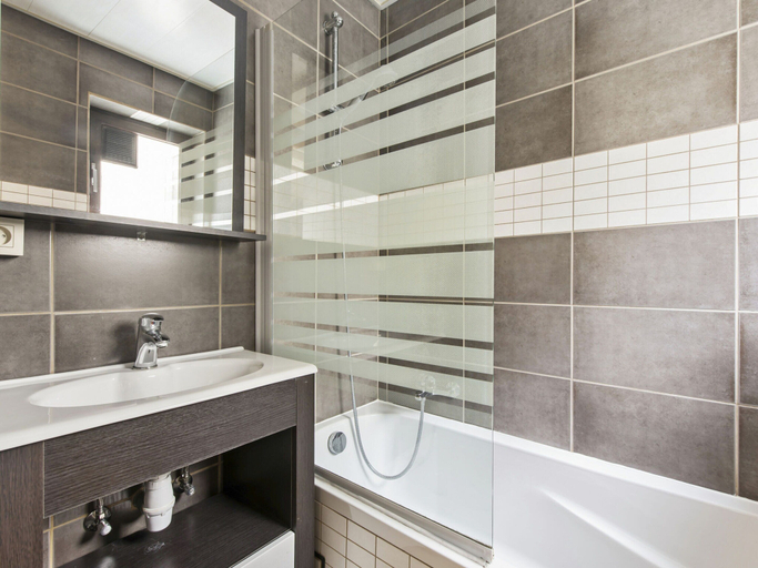 Bathroom 3, Pretty apartment on the casino, West-Vlaanderen