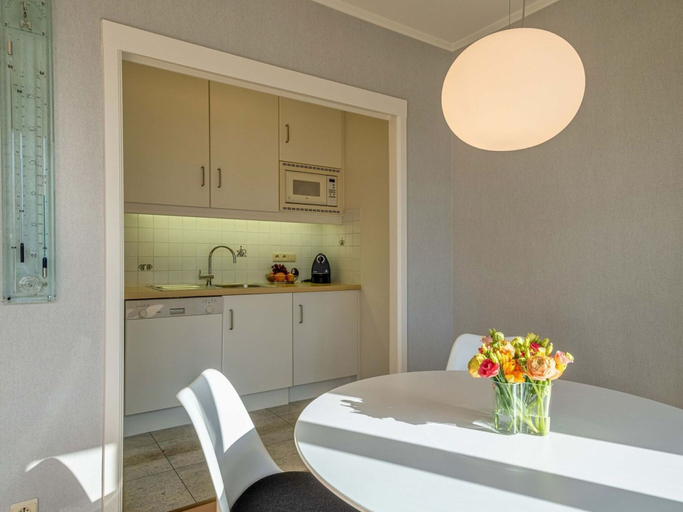 Dining 5, Balcony Views & Comfort, West-Vlaanderen