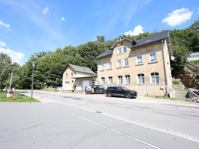 Primary image