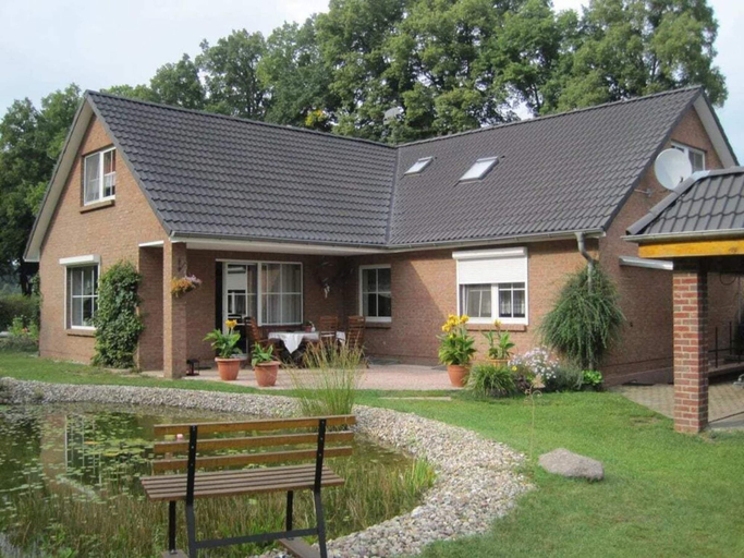 Exterior 4, Schroder at the Aerie, Mecklenburgische Seenplatte
