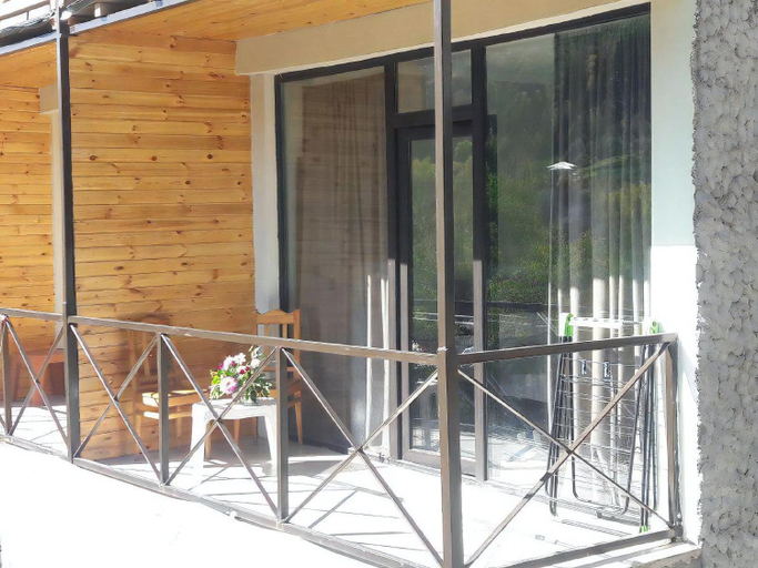 Others 4, Guest House Mari30, Mestia