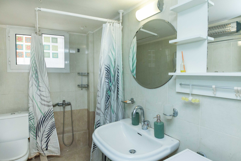 Bathroom 3, Modern 2 Bd Kipseli Hideaway Patio Apt, Attica