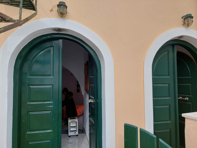Exterior & Views 2, Akrotiri Cosy Studio with Patio and View, South Aegean