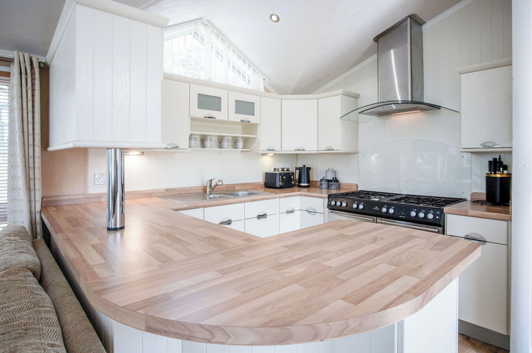 Others 4, Manor 5 Lodge - 2 Bedroom Lodge - Pendine, Carmarthenshire