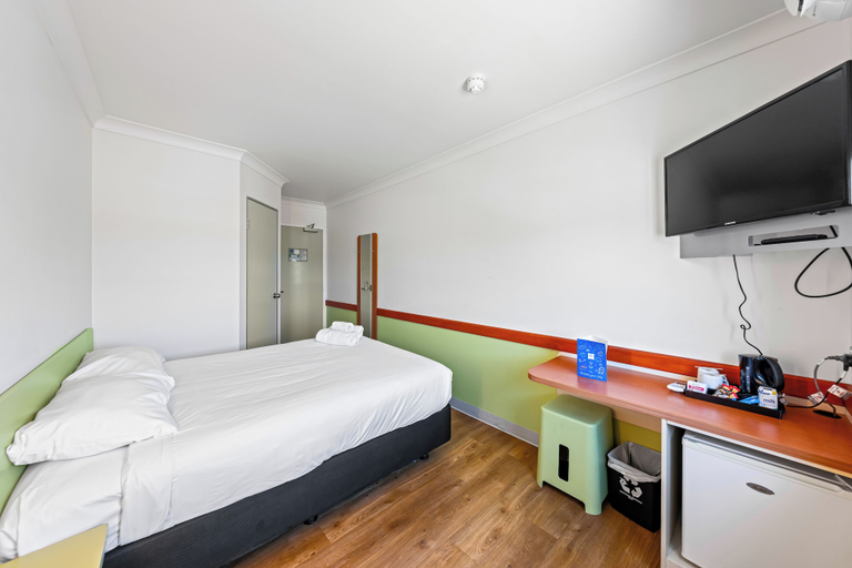 Bedroom 4, Imperial Motel Windsor, Windsor