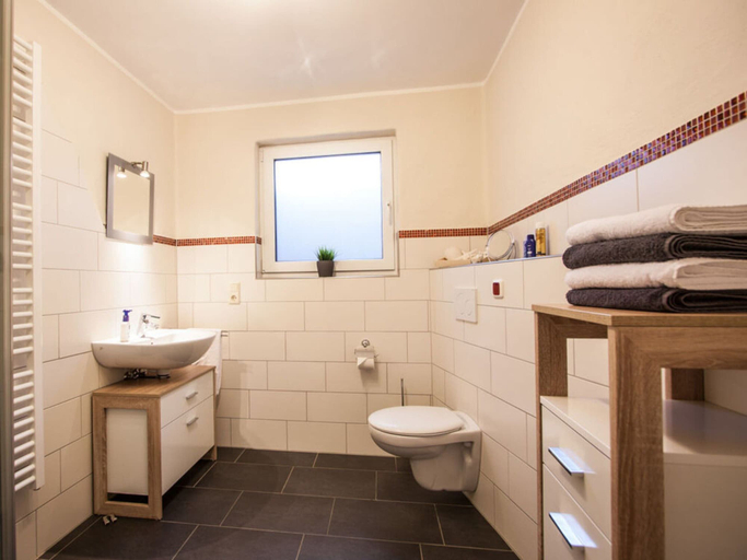 Bathroom 5, The Moselle Gate to Koblenz, Mayen-Koblenz