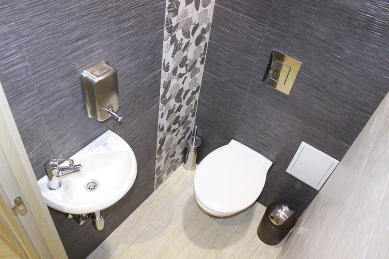 Bathroom, CIello Hostel, L'vivs'ka