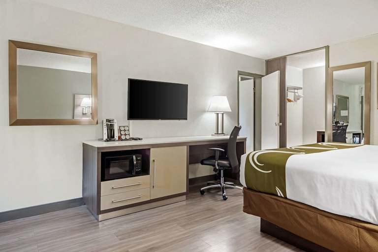 Bedroom 2, Quality Inn & Suites Cartersville South, Bartow