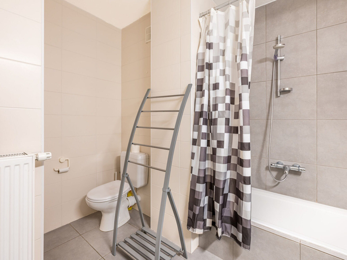 Bathroom 3, Apartment in Koksijde Near the Beach, West-Vlaanderen