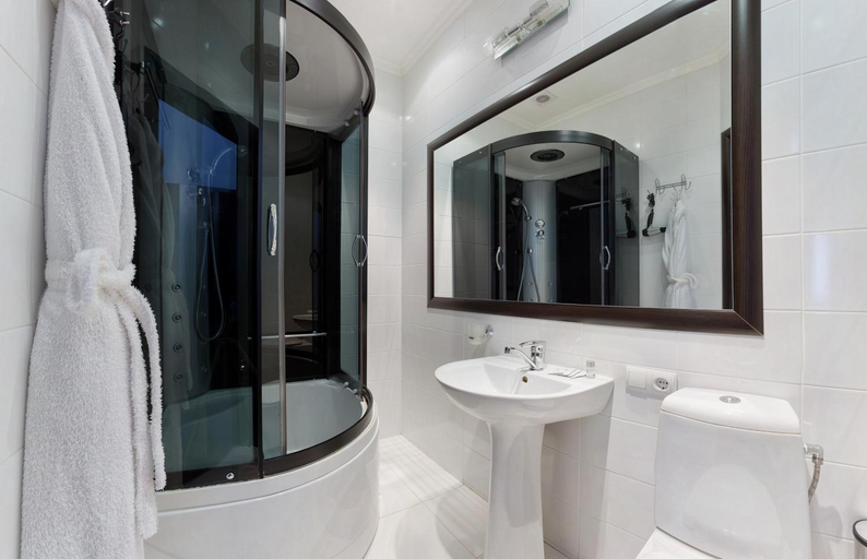 Bathroom 4, Reno Hotel, Odes'ka