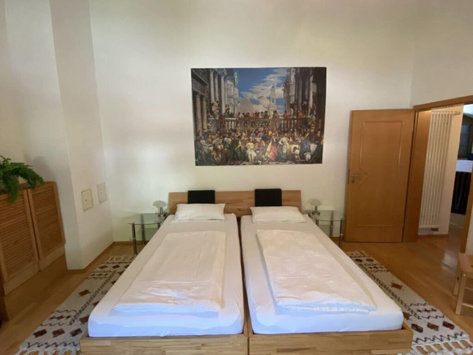Room 3, Apartment in Zwingenberg, Neckar-Odenwald-Kreis
